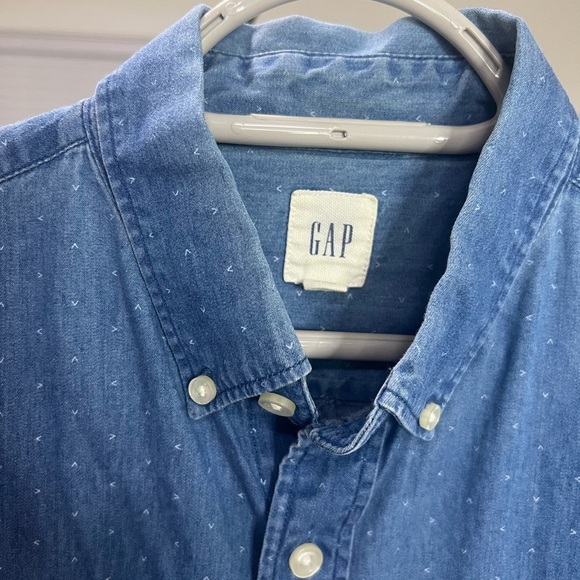 !SOLD! GAP Denim Blue Casual Button Down Shirt size Small Long Sleeves Cotton - Picture 3 of 8